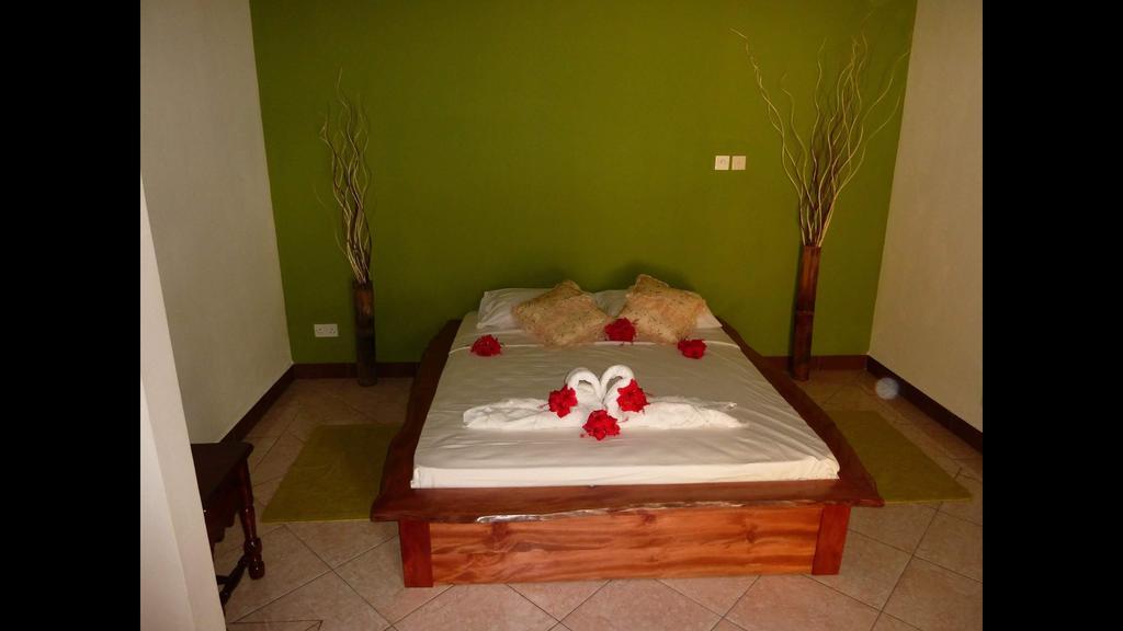 Belle Amie Self Catering Hotel La Digue Exterior photo